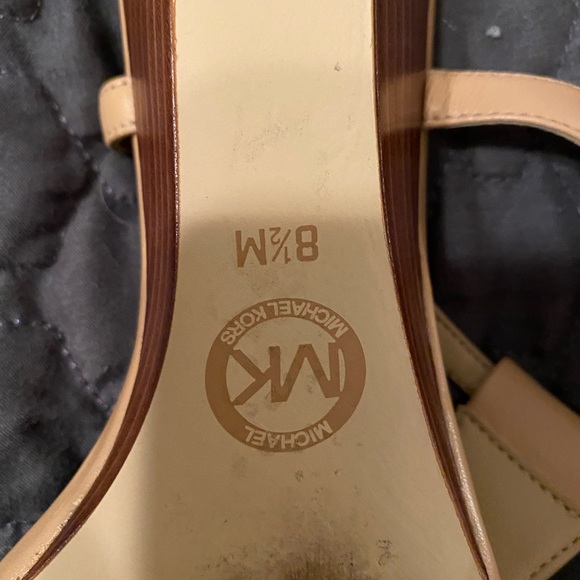 Almost new Michael Kors sandals, tan in color - Picture 4 of 4